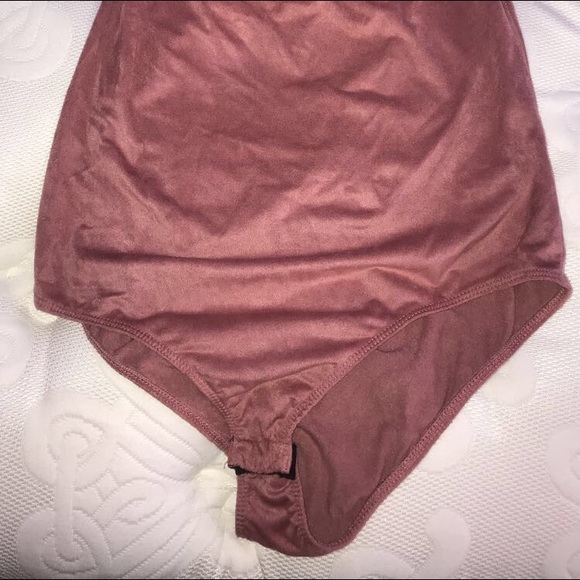 rusty pink velvet off the shoulder bodysuit - Picture 2 of 5